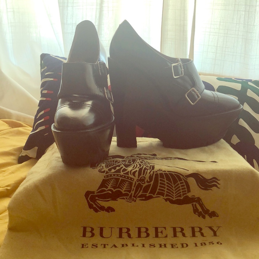 Burberry prorsum black leather mocassin wedges